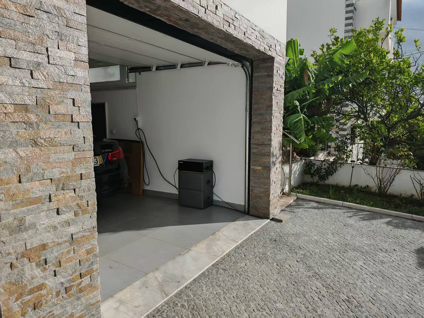 Luna – Garage